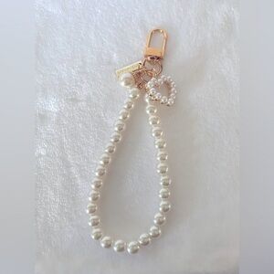 Faux Pearl Keychain. New.